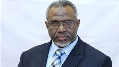 رئيس الوزراء السوداني يؤكد اهتمام الحكومة بالقطاع الخاص