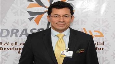 صبحي: ندعم الشباب الموهوبين في مختلف المجالات لخدمة المجتمع