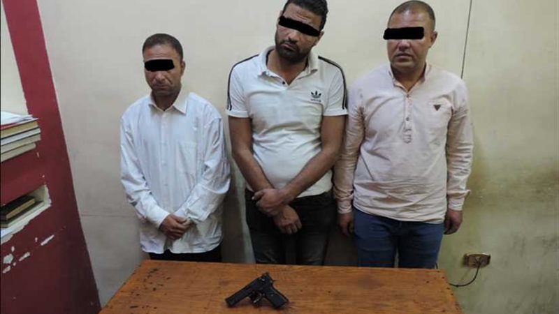 سقوط 3 عاطلين انتحلوا