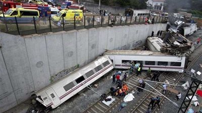 قتيل وعدد من الإصابات بعد خروج قطار عن القضبان فى إسبانيا