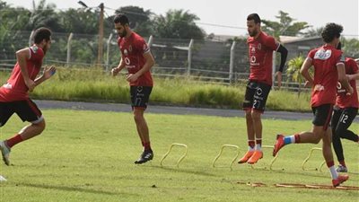 الليلة.. الأهلي يخوض مرانه الأول بالإمارات إستعدادًا لمواجهة الوصل في بطولة كأس زايد
