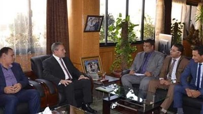 مناقشة مشروع إنشاء مصنع للمحاليل الطبية والأدوية بالمنطقة الصناعية بالقنطرة شرق