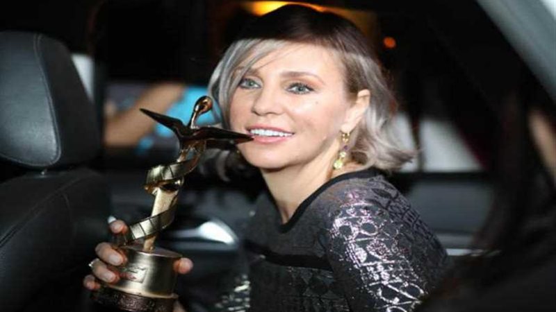 بالصور.. جائزة خاصة