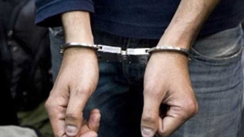 ضبط شخص يروج العملات