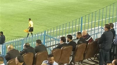 فرجاني ساسي وأيمن حافظ يؤازران الزمالك من مقصورة بتروسبورت