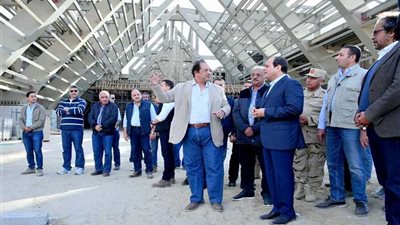 المتحدث الرئاسي: الرئيس السيسي التقى المهندسين والعمال في أنفاق قناة السويس ويشيد بالإنجاز الذي تحقق..
