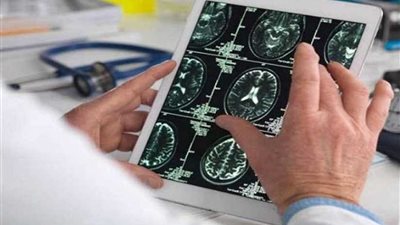 كيف يتفاعل الدماغ مع المخدرات والكحول والسجائر..