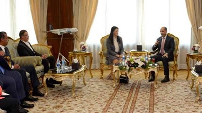 وزيرا الطيران والسياحة يلتقيان كبار المستثمرين لتنشيط المناطق السياحية