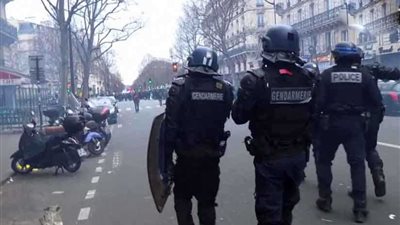 الشرطة الفرنسية تطلق الغاز لتفريق المحتجين على ارتفاع أسعار الوقود