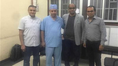 فريق طبي بجامعة أسيوط ينجح في إجراء عملية جراحية معقدة لاستئصال ورم سرطاني بالكلى