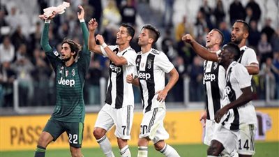 يوفنتوس يفوز علي سبال بهدفين نظيفين في الدوري الإيطالي