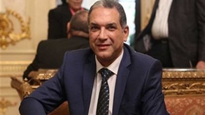 نائب قبطي يمنح 3 مسلمات عمرة احتفالًا بالمولد النبي