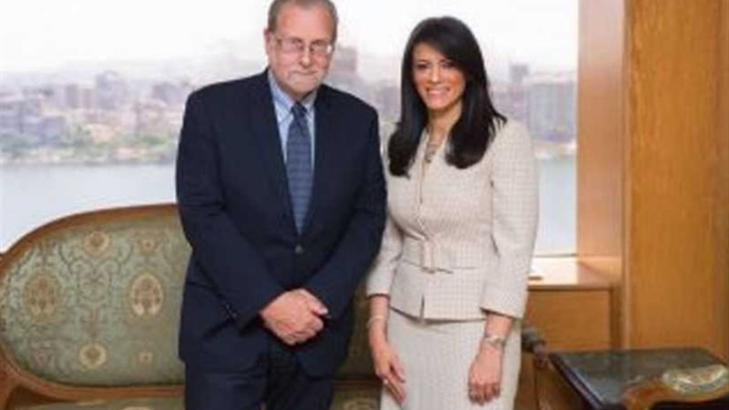 وزيرة السياحة تلتقي