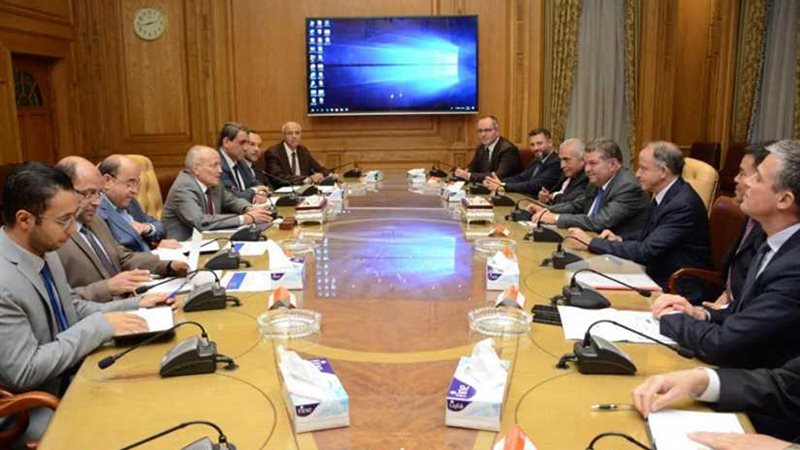 العصار وتوفيق يبحثان