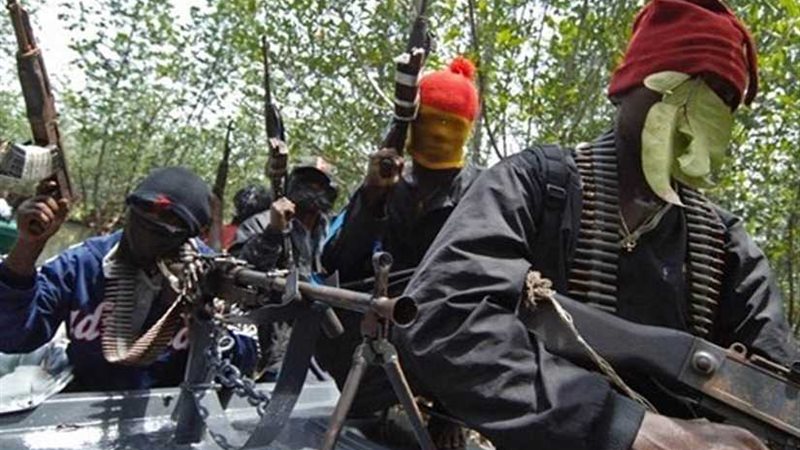 مسلحون يختطفون 15