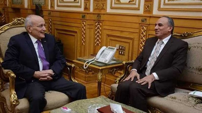 العصار ونقيب الصحفيين