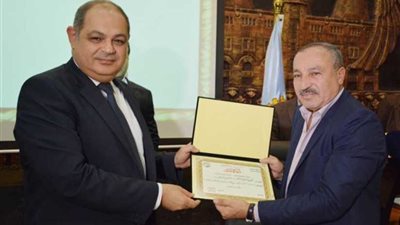 تنفيذى الغربية يكرم 