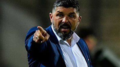 الاتفاق السعودي يقيل مديره الفني