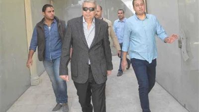 محافظ المنيا يطالب بحصر المشروعات المتعثرة لتطويرها