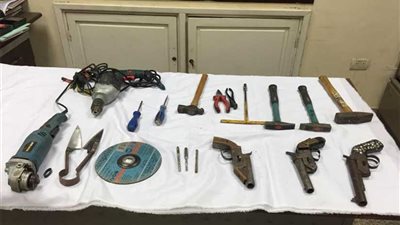 ضبط ورشة لتصنيع الأسلحة بالقوصية