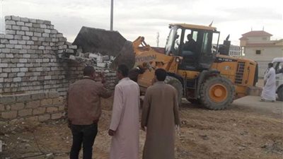 حملة إزالة ببرج العرب للقضاء على ظاهرة البناء المخالف