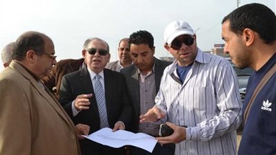 تعديل مسار كورنيش البرلس أمام محطة صرف بلطيم في 