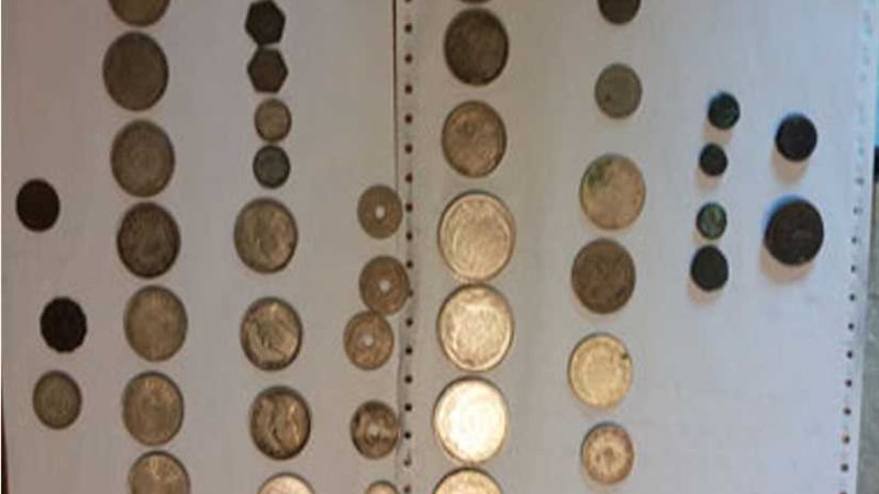 ضبط 13 عملة يشتبه