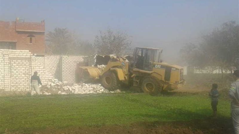 إزالة 56 حالة تعد