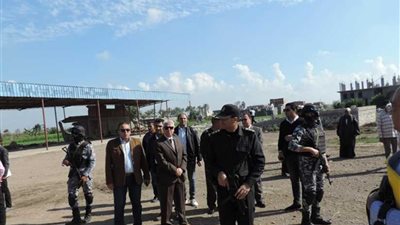 الرشيدي يتفقد حملات إزالة التعديات على الأراضي الزراعية بأبو حمص