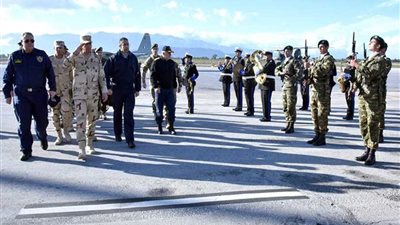 وزير الدفاع والإنتاج الحربي يعود إلى القاهرة بعد زيارة رسمية لليونان ‬