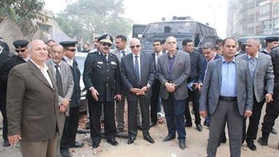 محافظ الجيزة يترأس إزالة 10 أبراج بكورنيش الوراق.. 