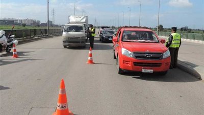 حملة بالبحيرة تضبط 8 سائقين مخمورين أثناء القيادة.. 