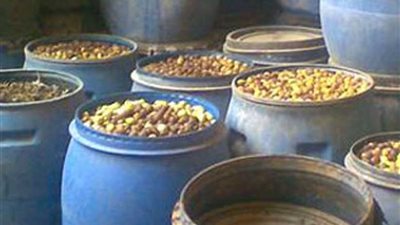 ضبط 50 طن مخللات في مصنع دون ترخيص بالبحيرة