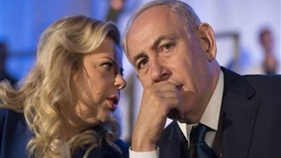 الشرطة الإسرائيلية توجه تهمة الرشوة لنتنياهو وزوجته