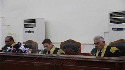 محاكمة الإخوان في قضية اقتحام السجون| صور