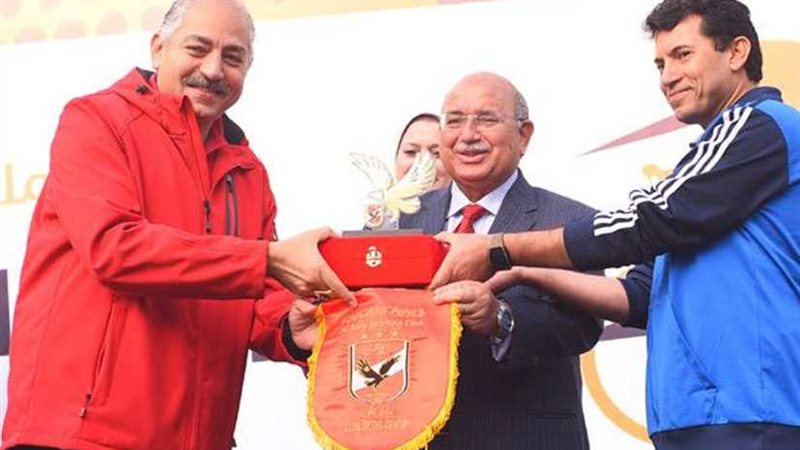 الأهلي يكرّم «أشرف