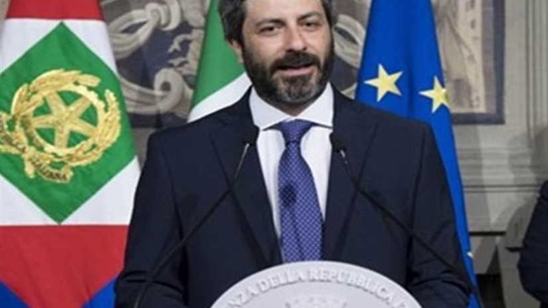 سياسي إيطالي: إعلان