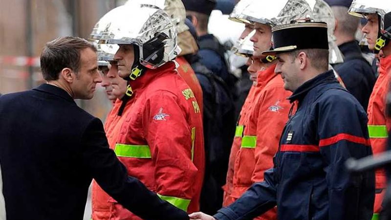 الرئيس الفرنسي يتوعد