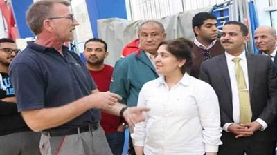 لجنة من شباب 