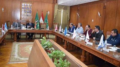 جامعة المنوفية تستعرض المشروعات المسندة للمقاولون العرب