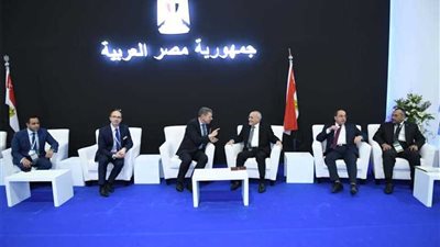 العصار يبحث مع 