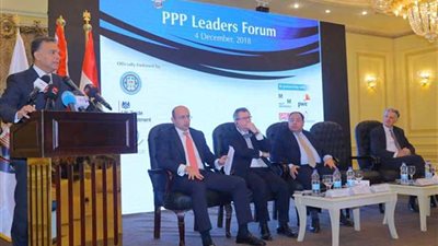 وزير النقل يستقبل ضباط الدراسات العليا البحرية