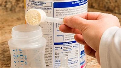 شركة عالمية لصناعة ألبان الأطفال تسحب منتجاتها بسبب 