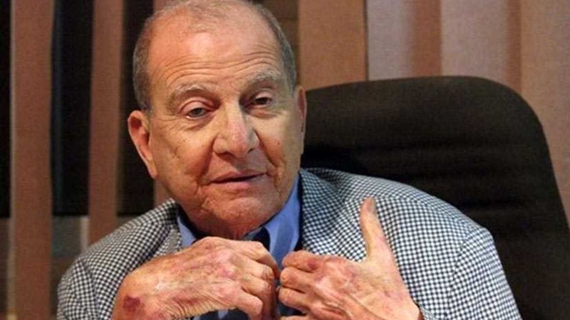 الأطباء تكرم أبو