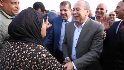 محافظ كفر الشيخ يؤكد ضرورة التواصل مع المواطنين