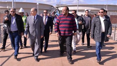 محافظ أسيوط يتفقد الأعمال النهائية بمحطة مياه ديروط..(صور)