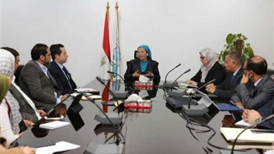 وزيرة البيئة تلتقي مستثمرين لبحث آليات دمج القطاع الخاص في منظومة النظافة