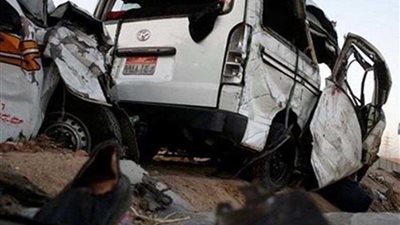 مصرع وإصابة 16 في انقلاب ميكروباص بأسيوط