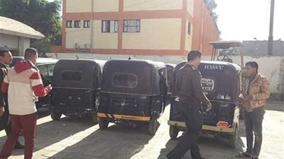 ضبط مركبات توك توك غير مرخصة بقرى مركز أسيوط..(صور)