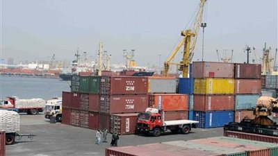 انتظام حركة الملاحة بميناء الصيد ببرج البرلس بعد تحسن الأحوال الجوية